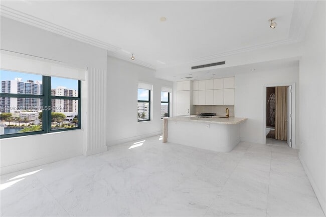 Photo - 2421 Lake Pancoast Dr Unit 7A