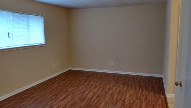 Photo - 430 Mistywood Dr