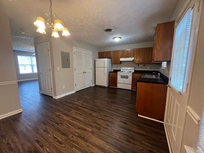 Photo - 1516 Center Pointe Dr