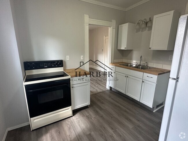 Building Photo - 527 Boone St Unit 2 Rental