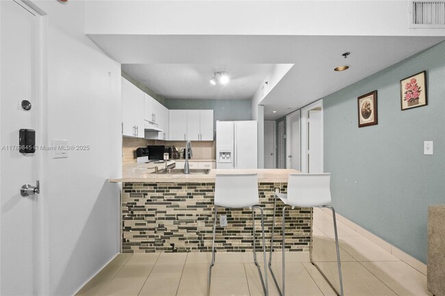 Photo - 104 SW 9th St Condo Unit 305