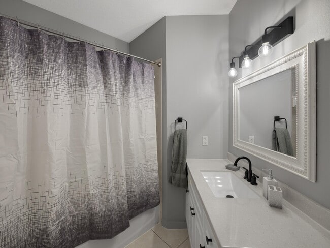 Photo - 8337 Mulligan Cir Unit B