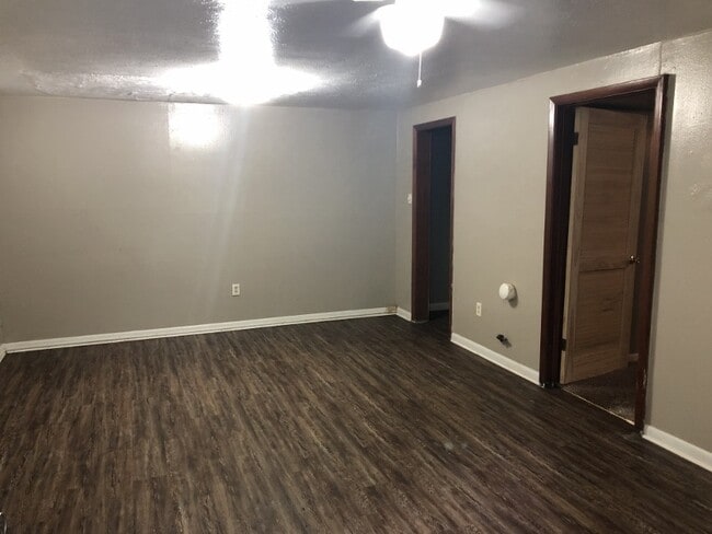 Photo - 821 Edgewood St