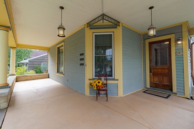 1023 Cameron Ave Unit Victorian apartment