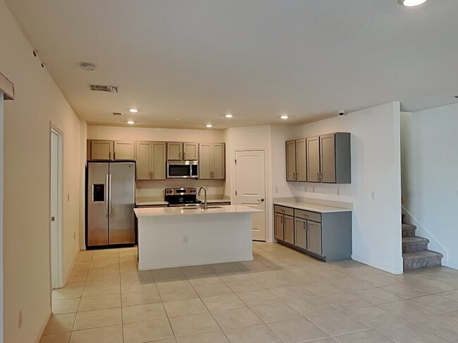 Photo - 76 Citrine Lp