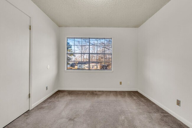 Photo - 928 E Broad St Unit 928