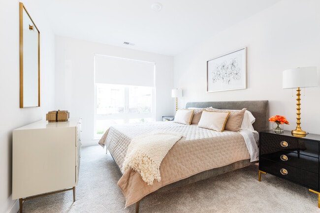 King-sized Bedroom - The Quin