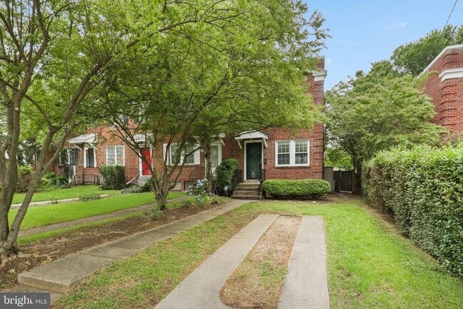 Photo - 426 E Nelson Ave Townhome