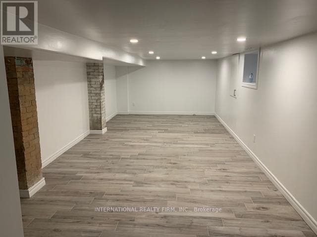 Photo - 300 Locke St S