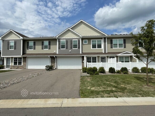 Photo - 10936 Zest St NE House