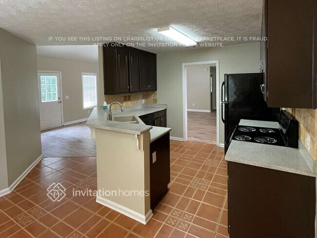 3715 Biltmore Oaks Dr SE