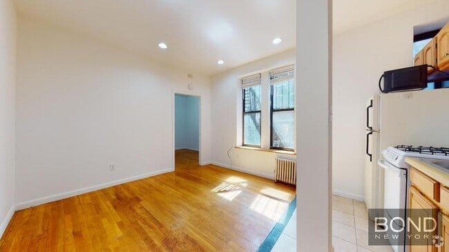 Building Photo - 237 E 5th St Unit 5 Rental