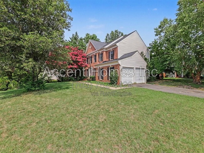 Photo - 6034 Sumner Rd