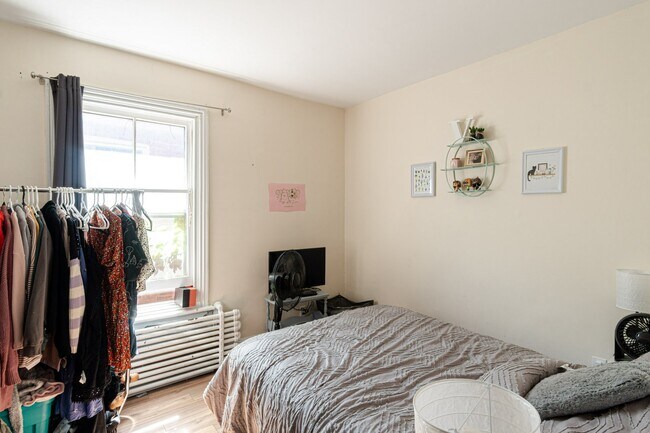 Photo - 5-235 Johnson St Unit 5