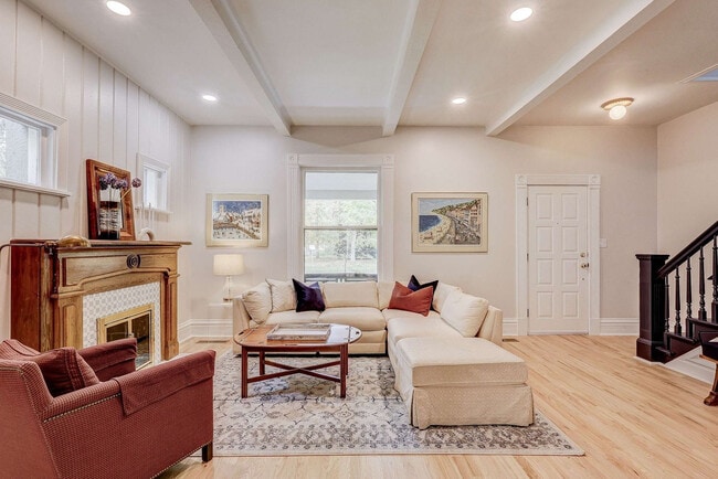 Photo - 2105 S Fillmore St Unit ID1356868P