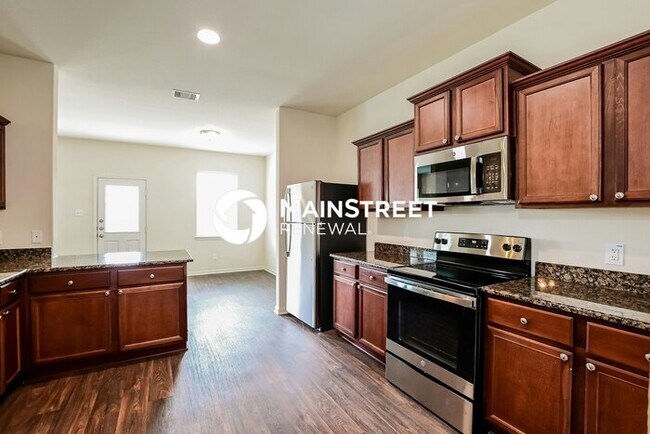 Photo - 4 Bedroom Pet-Friendly Home in MAGNOLIA, TX with Main Street Renewal
