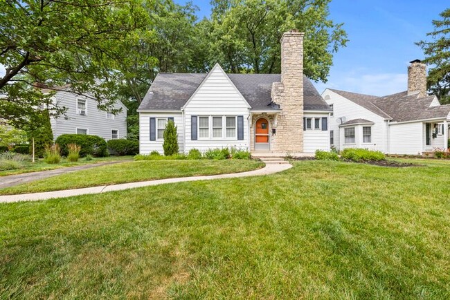 Photo - 304 E Schreyer Pl Casa