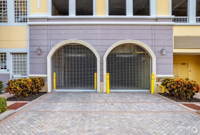 Photo - 400 NE Beach Dr