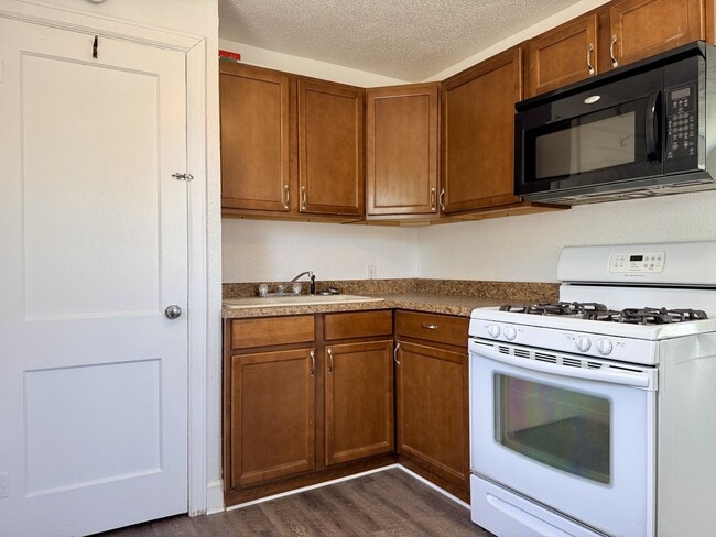Photo - 2809 Bildahl St