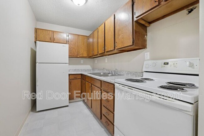 Photo - 709 W 6th Ave House