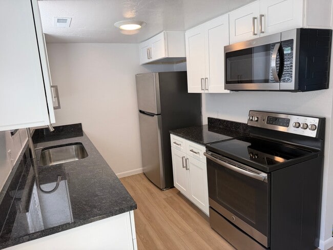 Photo - 599 W 1925 N St Unit 1