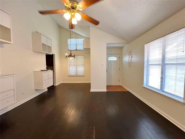 Photo - 1150 Suburban St