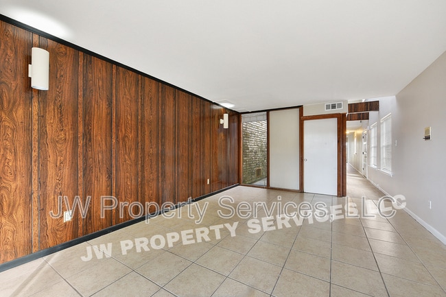 Photo - 309 Lilac St