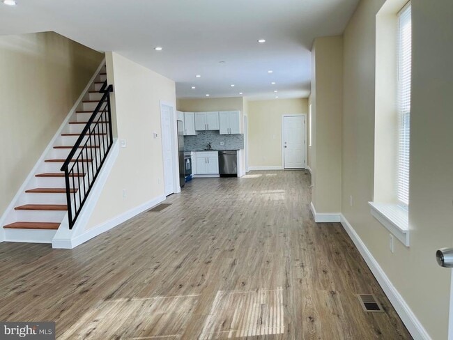 Photo - 633 S 57th St