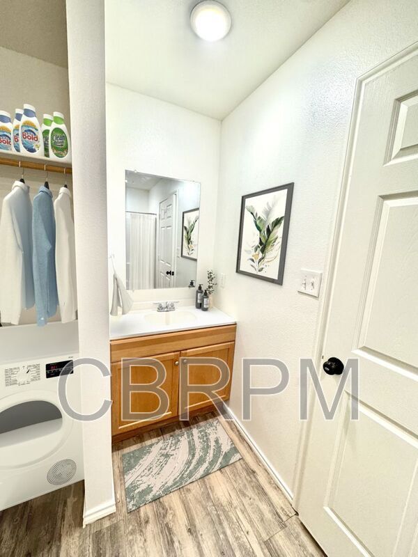 Photo - 2117 E Broadway