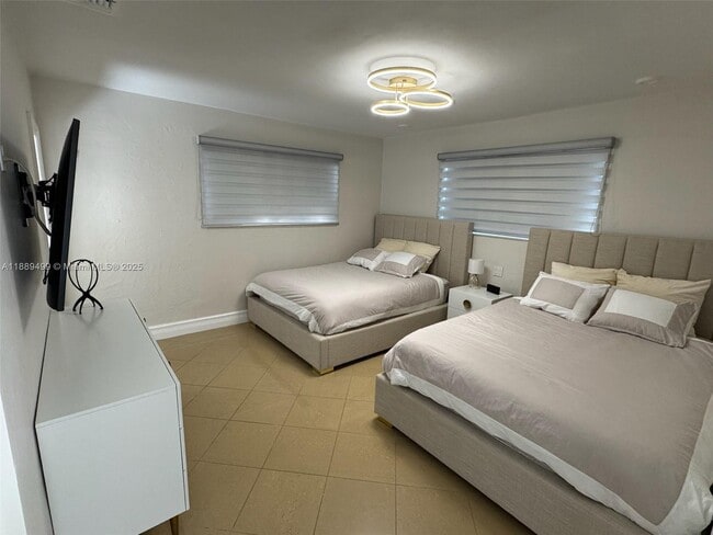 Photo - 17800 NE 10th Ave