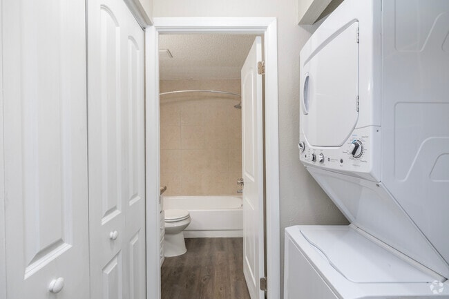 Long Leaf Pine - Laundry - 1,000SF