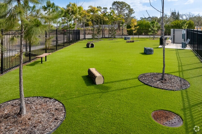 Dog Park - Vantage Apartments