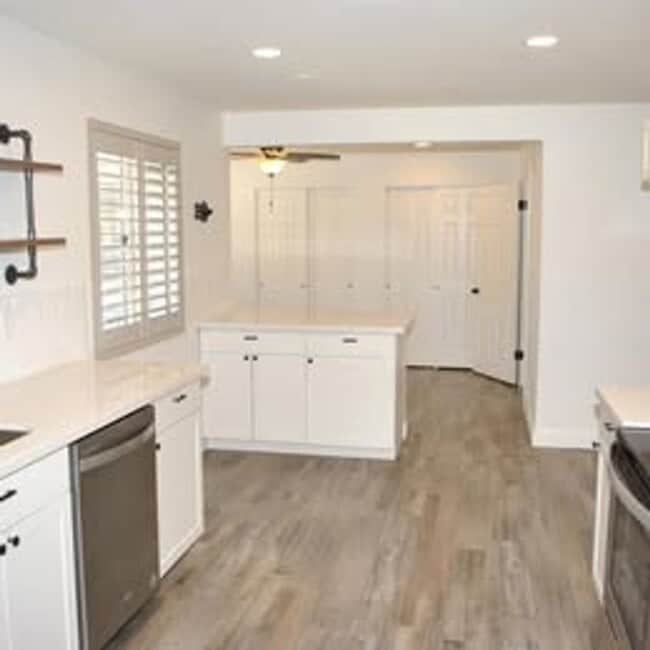 Photo - 3 BEDROOM 2 BATHS WITH A POOL FREE RENT W/ APPROVED CREDIT