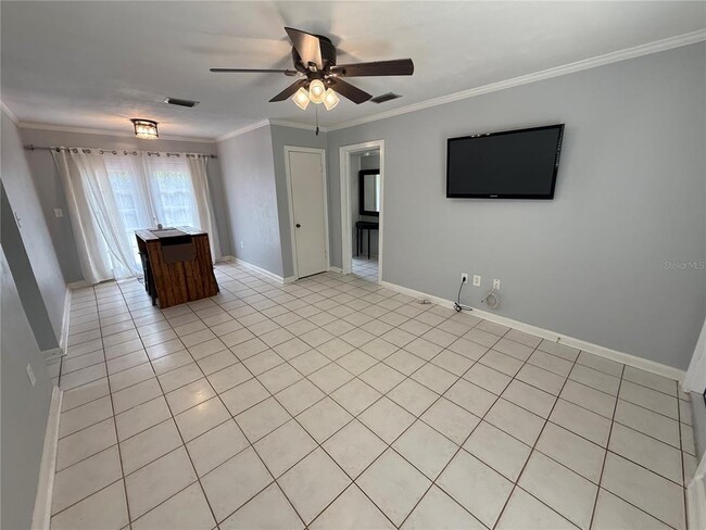 Photo - 313 NW 34th Dr House