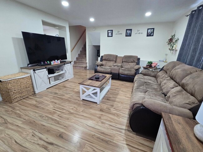 Photo - 1593 Manzanita Dr