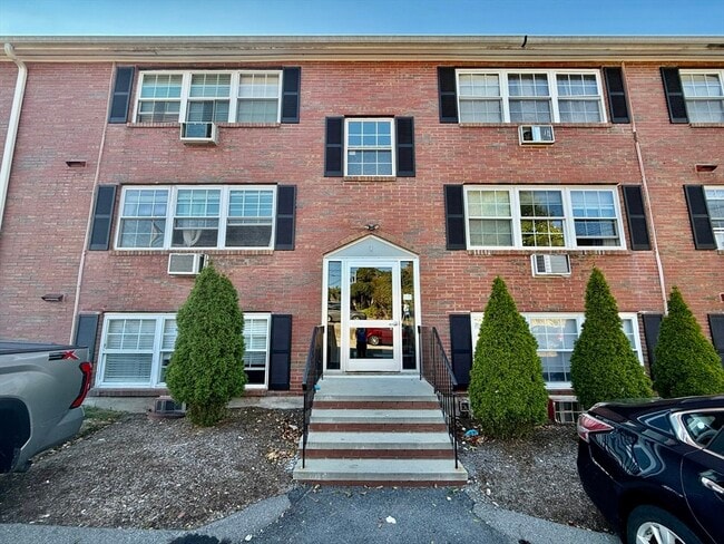 Building Photo - 1 Tara Dr Unit 12 Rental