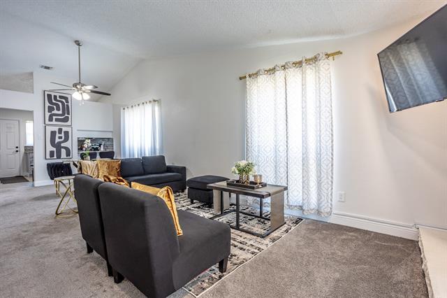 Photo - 2734 Sherry St