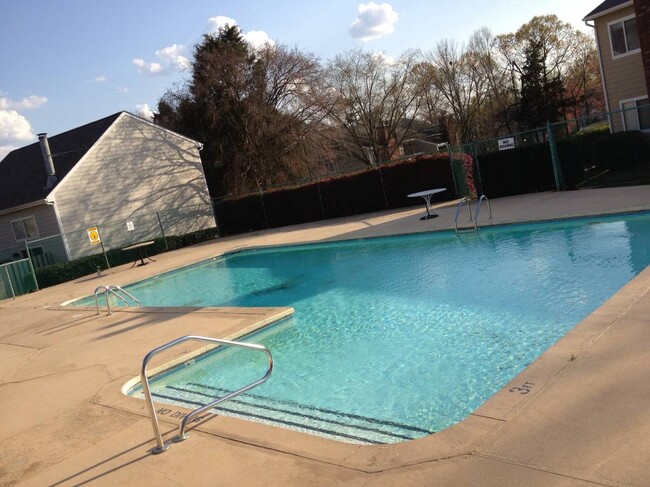 swimming pool - 3266 Heathstead Place Casa Adosada