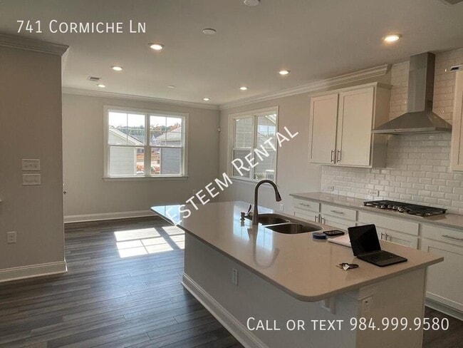 Photo - 741 Cormiche Ln