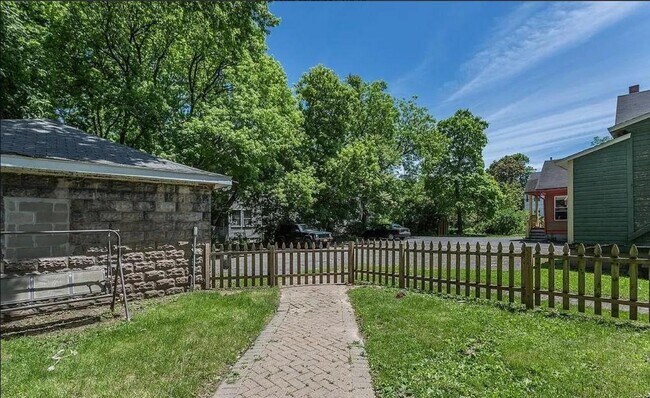 Photo - 304 Highland St