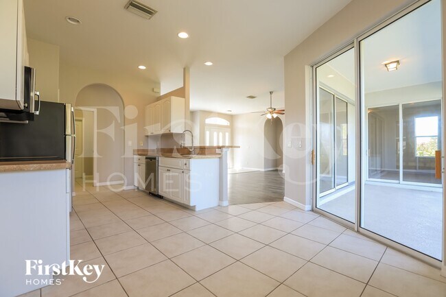 Photo - 2474 Saybrook Ave