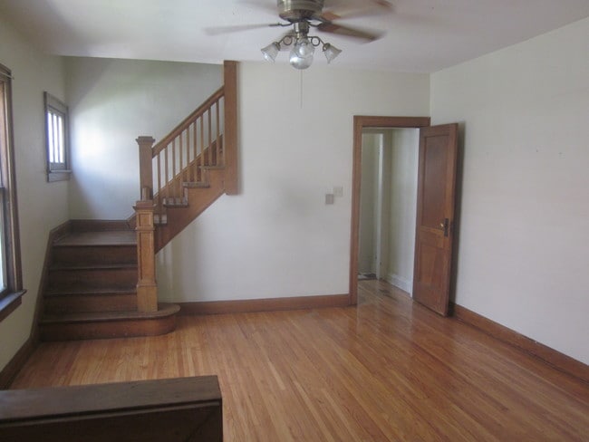 Photo - 2872 Indianola Ave