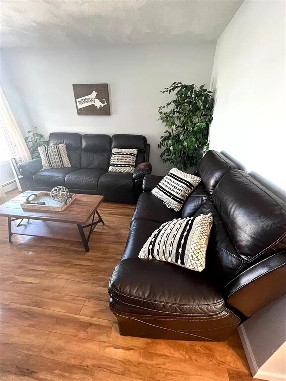 Photo - 269 W 2nd St Unidad 2