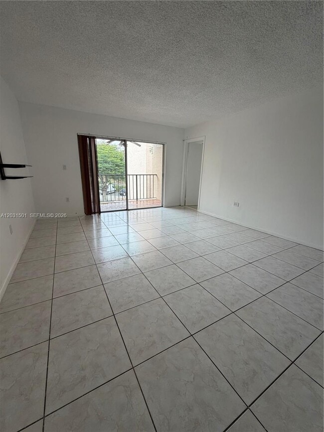 Photo - 13701 Kendale Lakes Cir