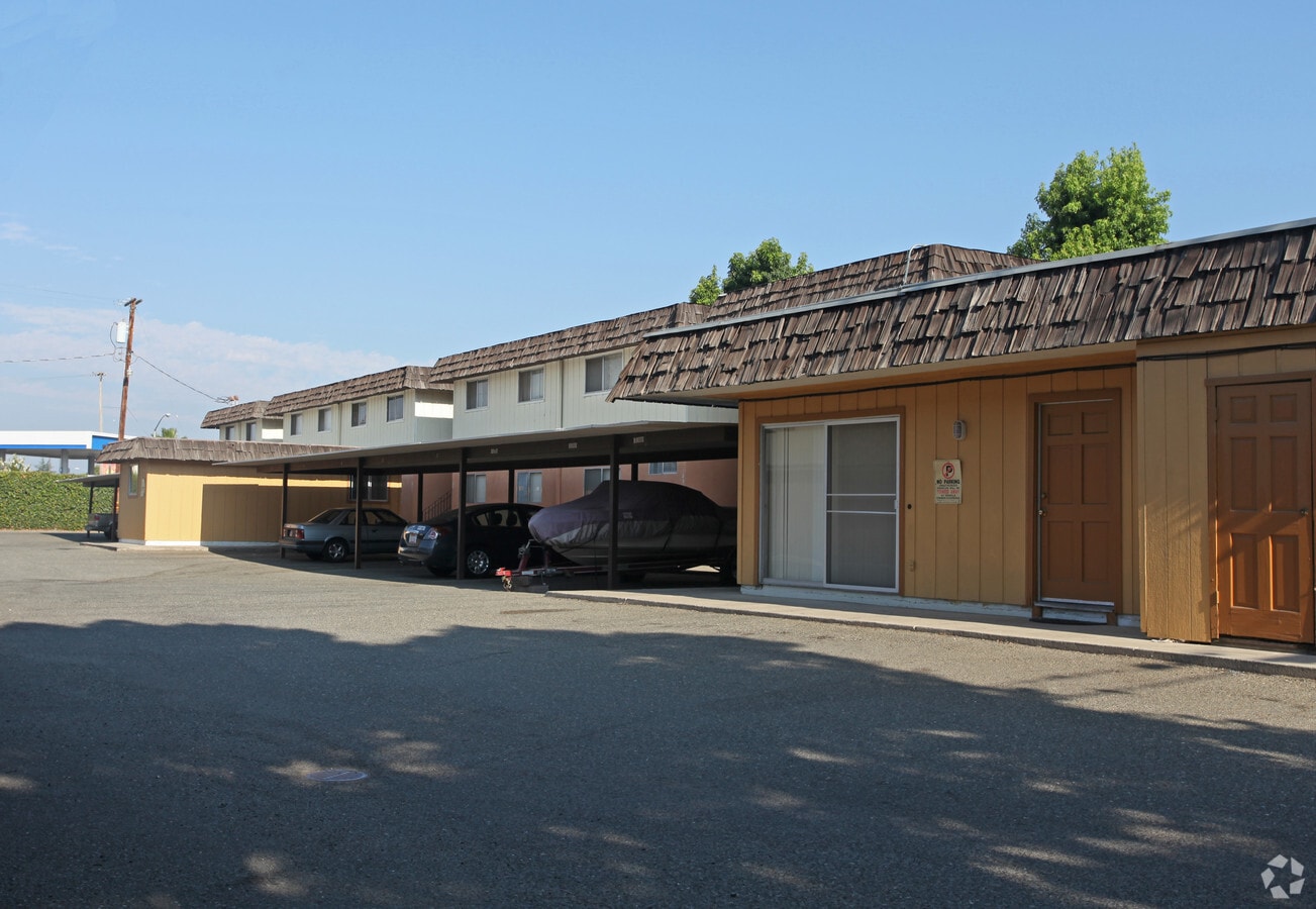 Photo - Lakewood Manor Apartments