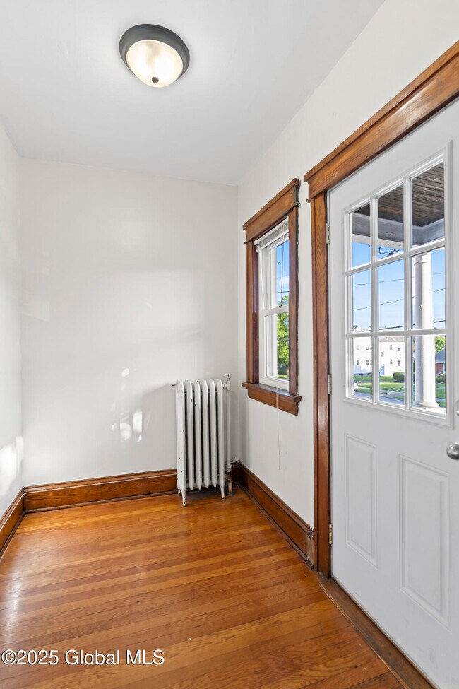 831 Washington Ave Unit 2