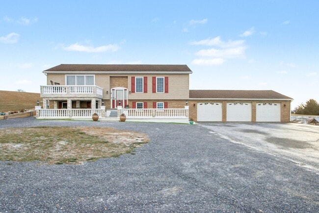 Building Photo - Beautiful updated Country Home