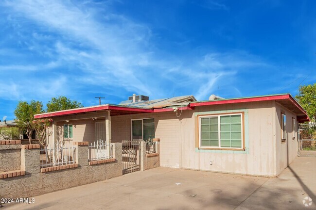 Building Photo - 3622 W Sunland Ave Rental