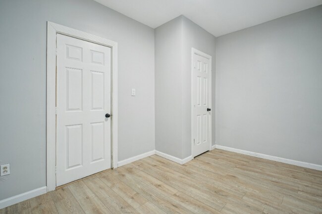 Photo - 296 Dixon Ave