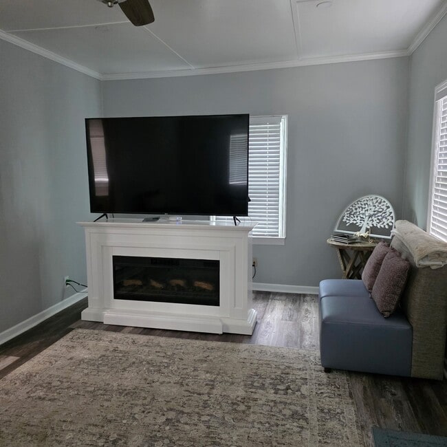 Photo - 4529 Dixon Rd